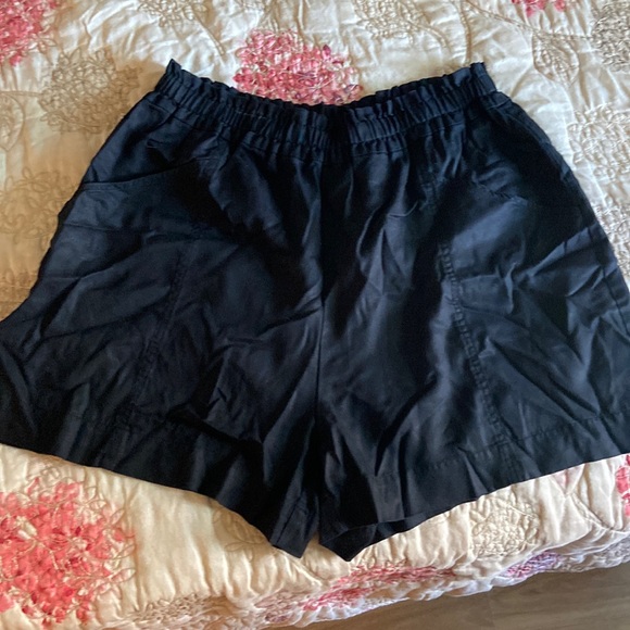 Elizabeth and James Pants - NWOT Elizabeth and James shorts